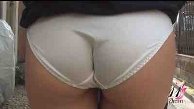 露出JK パンツ丸出しウォーキング