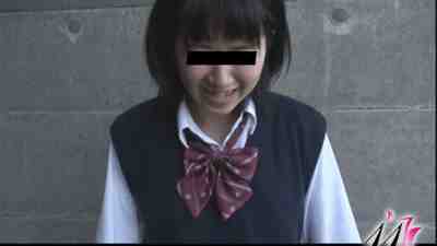 JKアクション!!逆立ちパンチラ