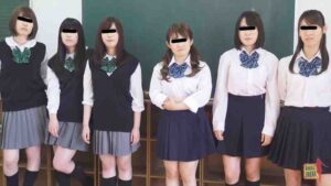 女子校生パンツファイト!脱がし合い!!