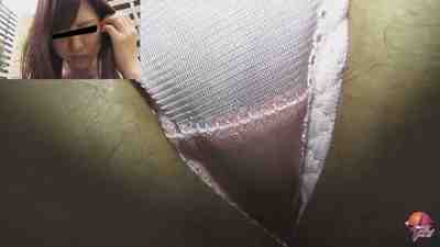 挑発パンチラ in スカート